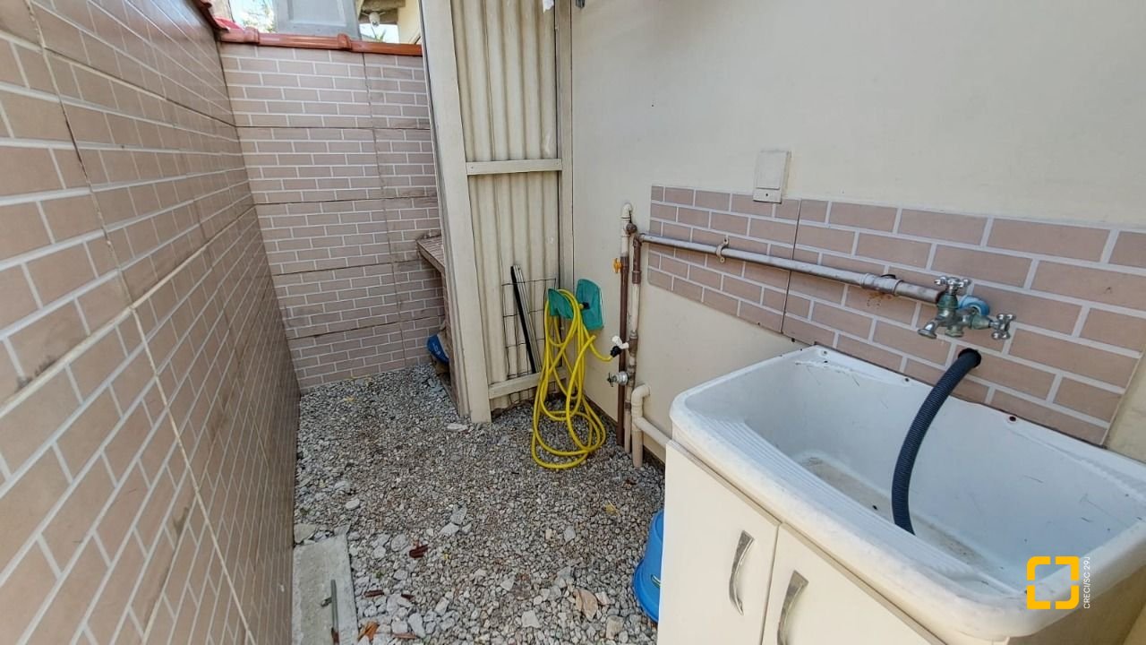 Casa com 65m², 2 quartos, 1 garagem, no bairro Campeche em Florianópolis