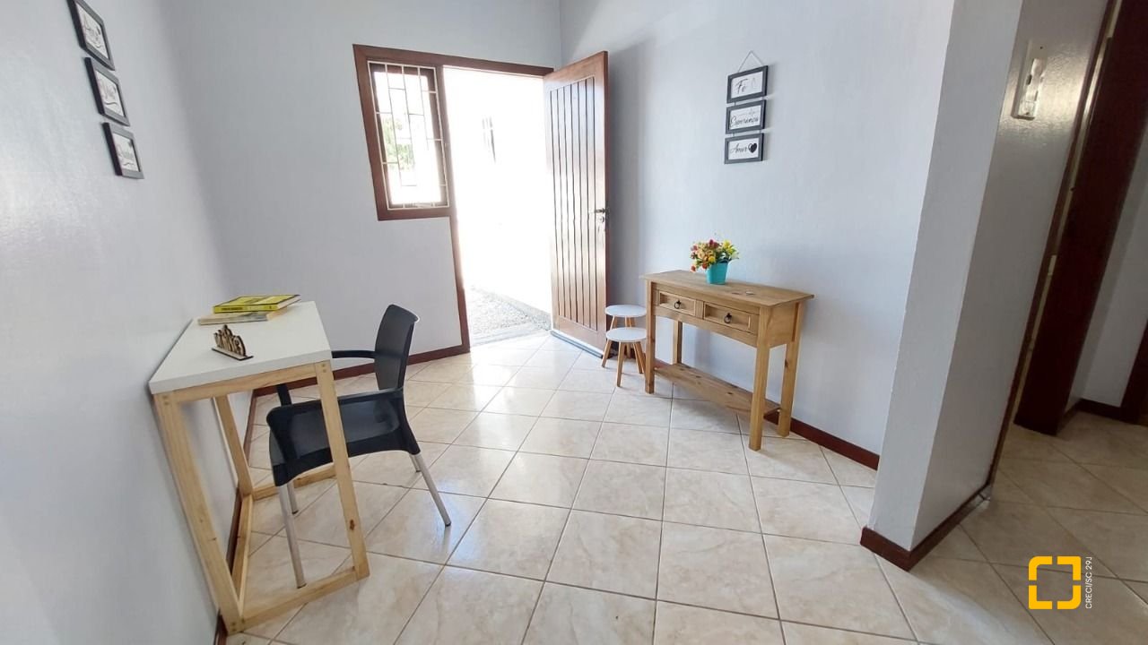Casa com 65m², 2 quartos, 1 garagem, no bairro Campeche em Florianópolis