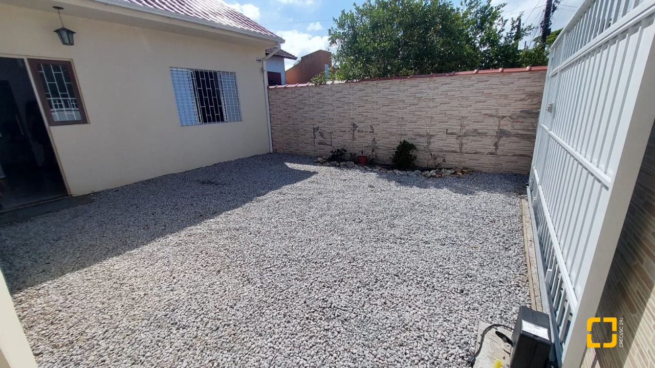 Casa com 65m², 2 quartos, 1 garagem, no bairro Campeche em Florianópolis