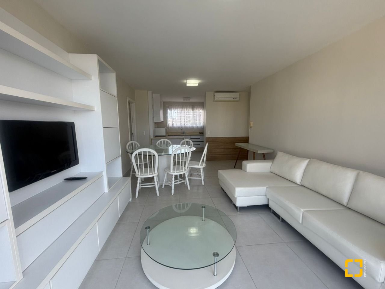 Apartamento com 78m², 4 quartos (sendo 1 suíte), 1 garagem, no bairro Centro em Florianópolis