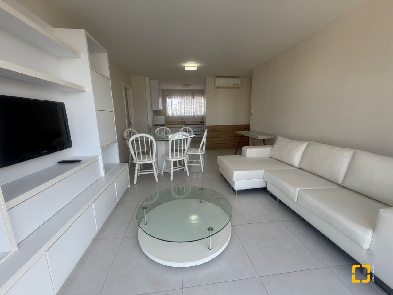 Apartamento com 78m², 4 quartos (sendo 1 suíte), 1 garagem, no bairro Centro em Florianópolis