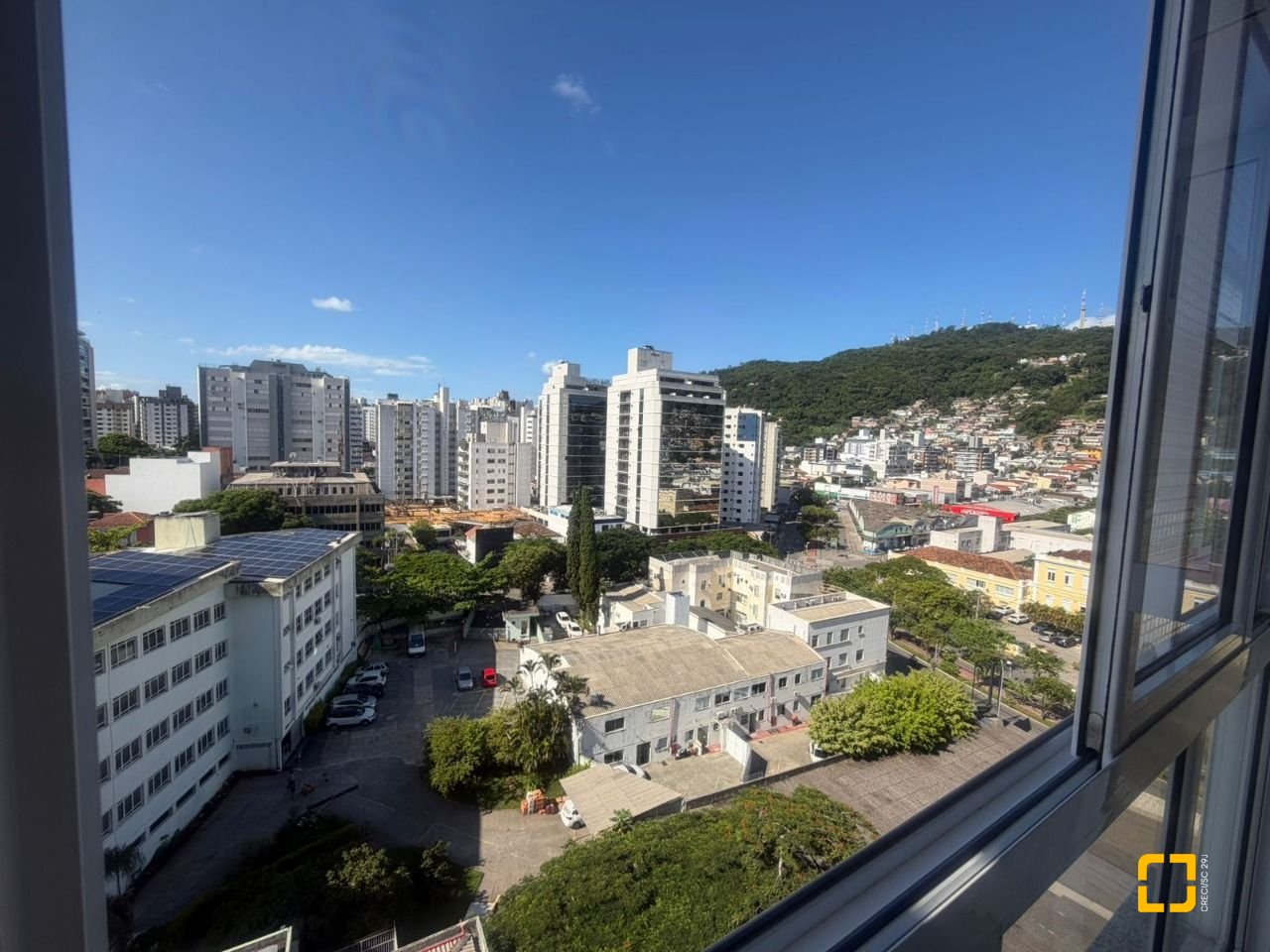 Apartamento com 78m², 4 quartos (sendo 1 suíte), 1 garagem, no bairro Centro em Florianópolis