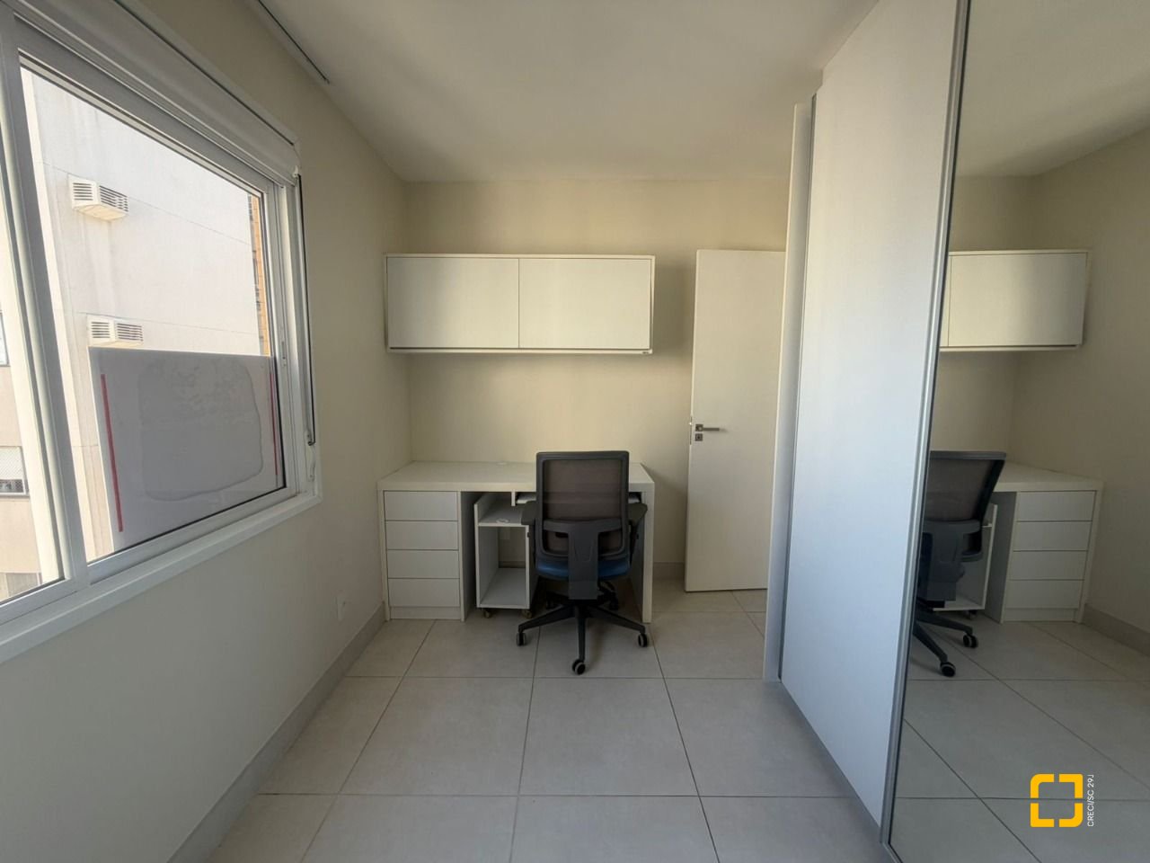 Apartamento com 78m², 4 quartos (sendo 1 suíte), 1 garagem, no bairro Centro em Florianópolis