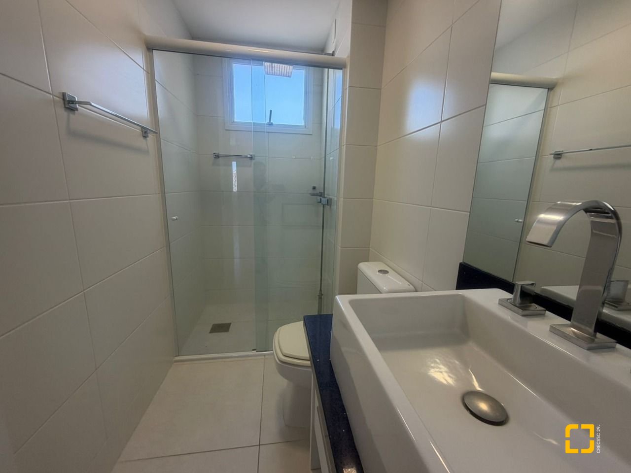 Apartamento com 78m², 4 quartos (sendo 1 suíte), 1 garagem, no bairro Centro em Florianópolis