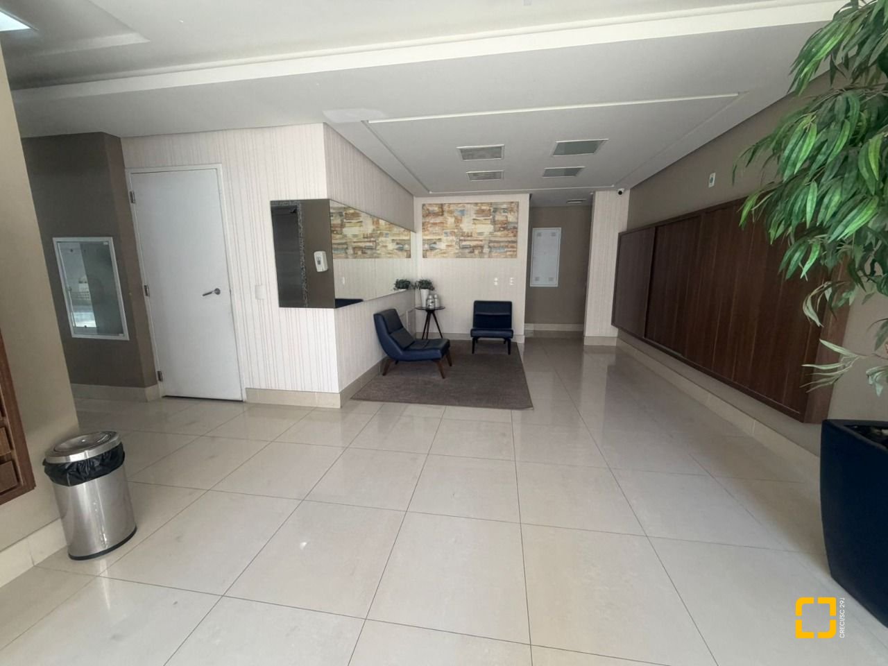 Apartamento com 78m², 4 quartos (sendo 1 suíte), 1 garagem, no bairro Centro em Florianópolis