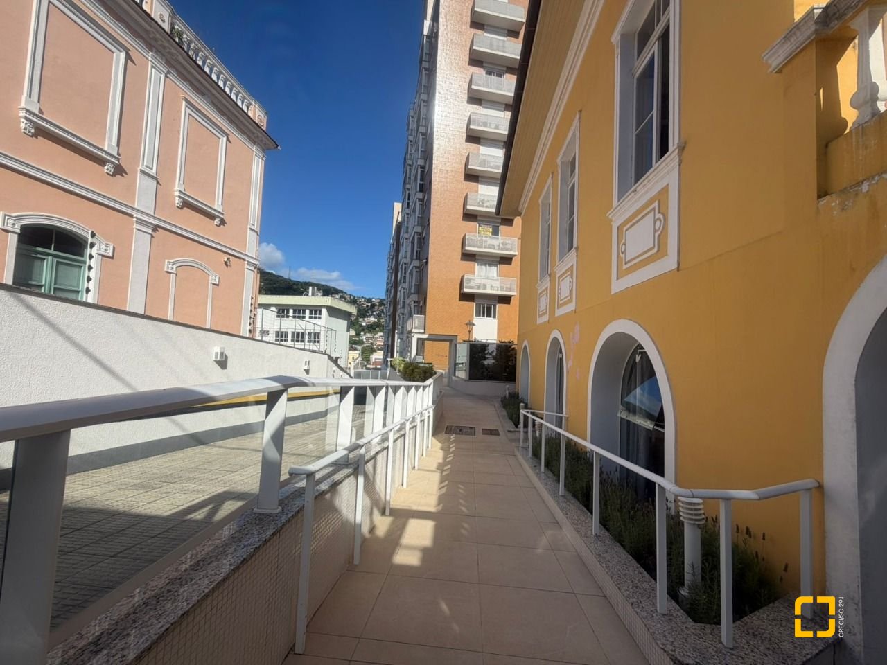 Apartamento com 78m², 4 quartos (sendo 1 suíte), 1 garagem, no bairro Centro em Florianópolis