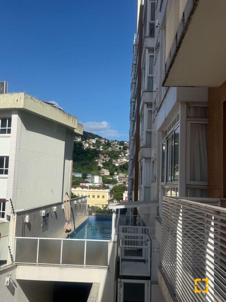 Apartamento com 78m², 4 quartos (sendo 1 suíte), 1 garagem, no bairro Centro em Florianópolis