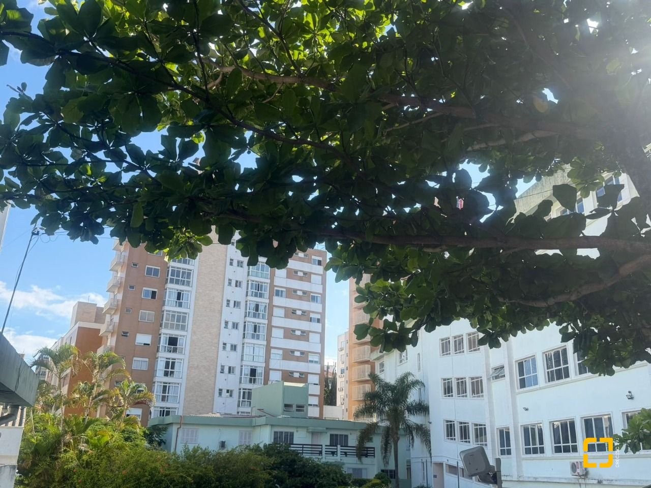 Apartamento com 78m², 4 quartos (sendo 1 suíte), 1 garagem, no bairro Centro em Florianópolis