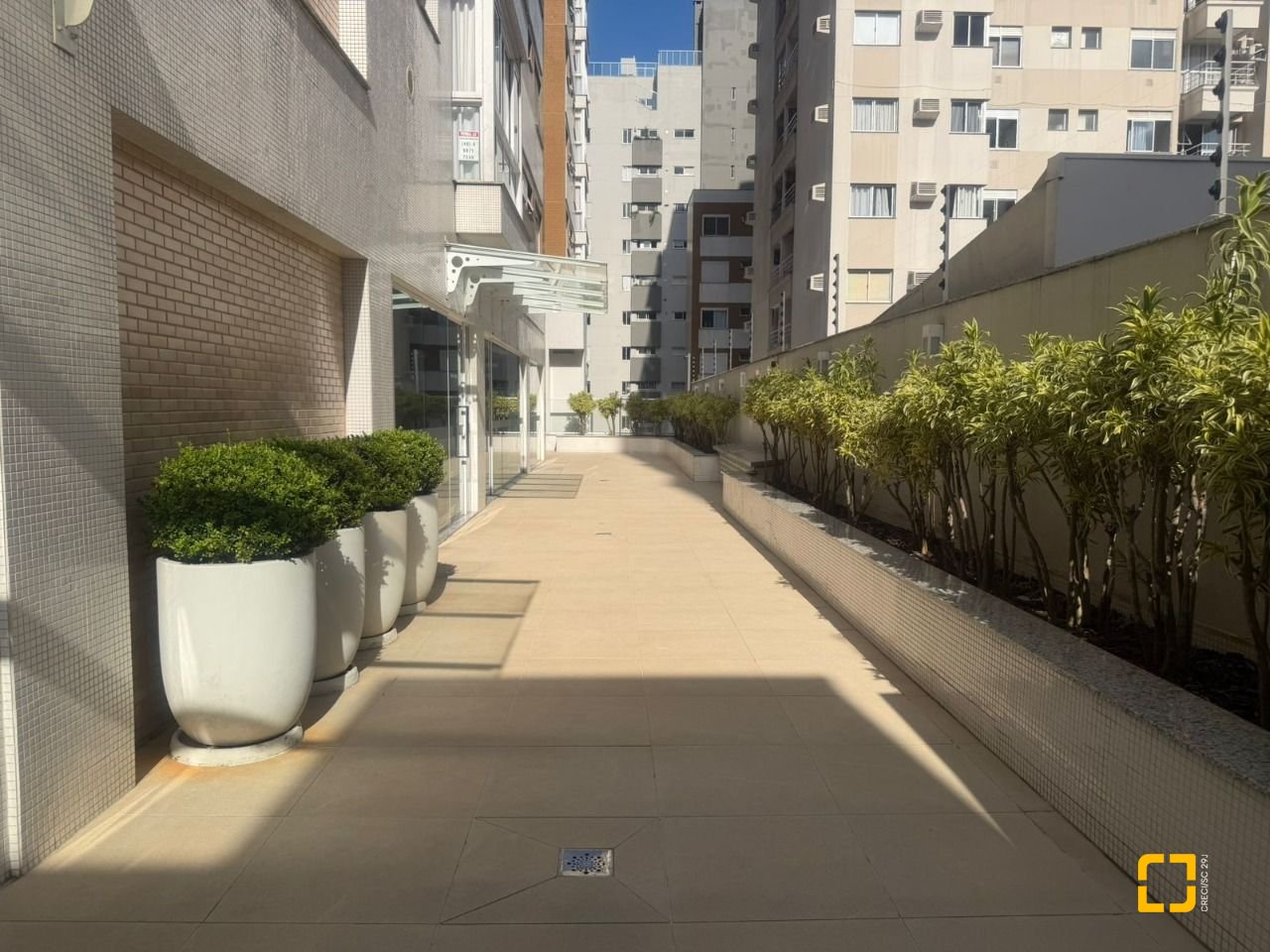 Apartamento com 78m², 4 quartos (sendo 1 suíte), 1 garagem, no bairro Centro em Florianópolis