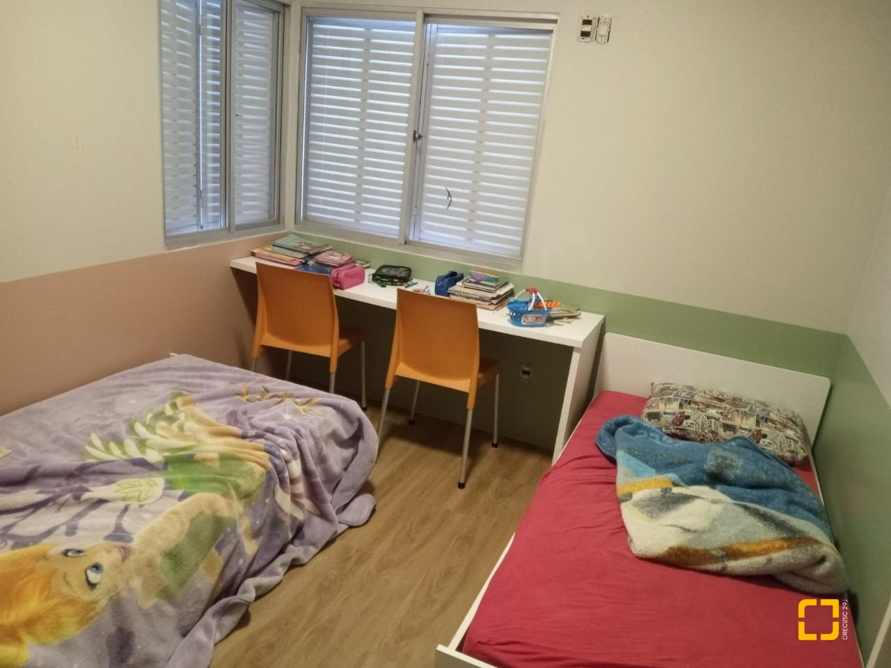 Apartamento com 101m², 5 quartos (sendo 1 suíte), 1 garagem, no bairro Carvoeira em Florianópolis