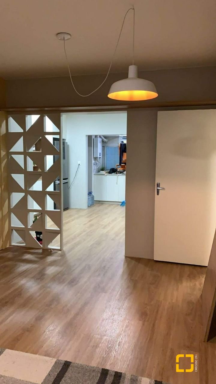 Apartamento com 101m², 5 quartos (sendo 1 suíte), 1 garagem, no bairro Carvoeira em Florianópolis