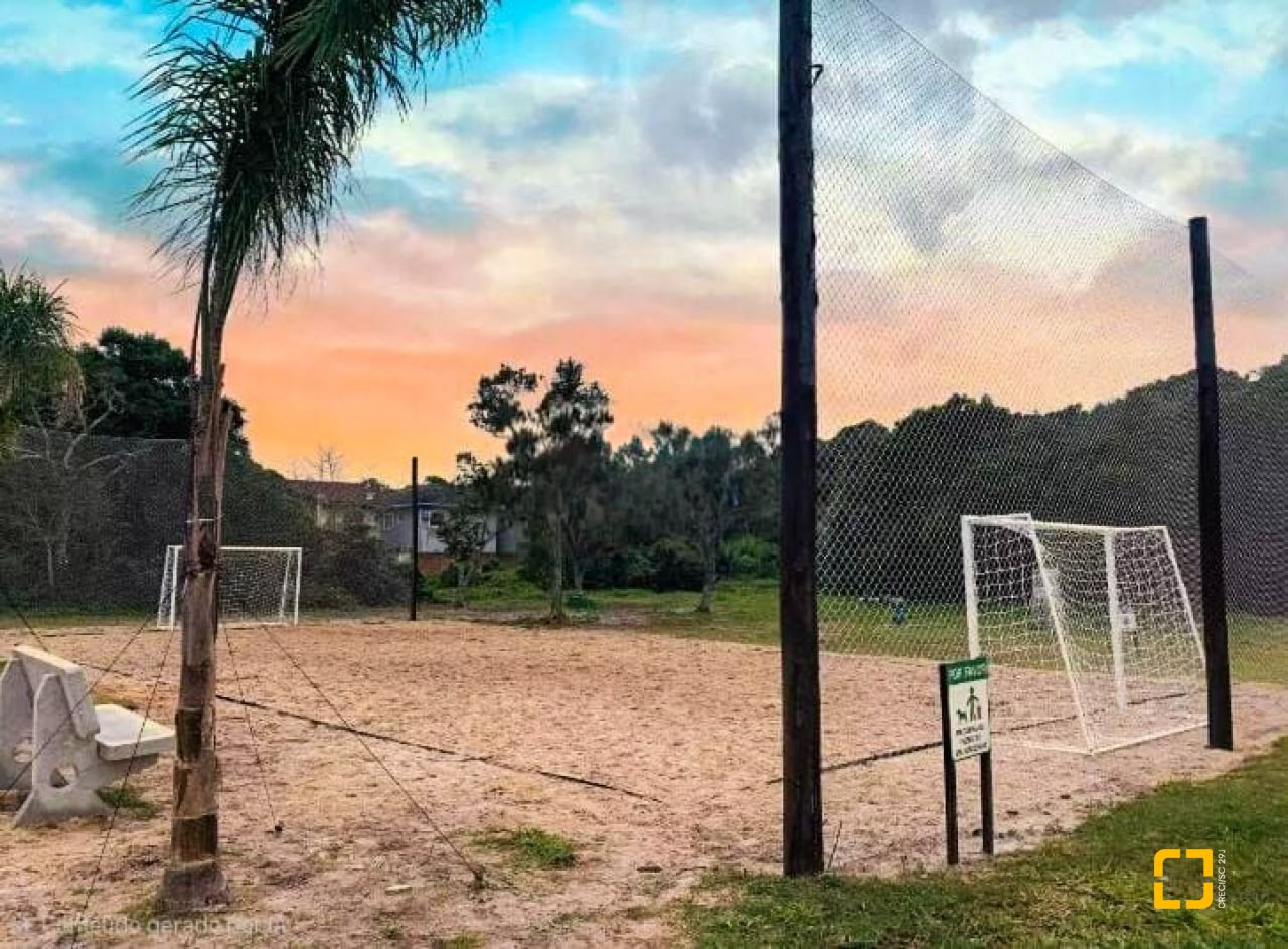Casa com 200m², 4 quartos (sendo 4 suítes), 3 garagens, no bairro Ingleses do Rio Vermelho em Florianópolis