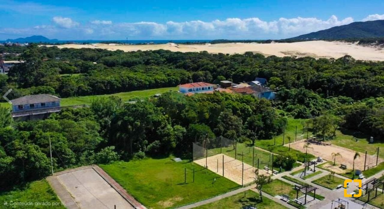 Casa com 200m², 4 quartos (sendo 4 suítes), 3 garagens, no bairro Ingleses do Rio Vermelho em Florianópolis