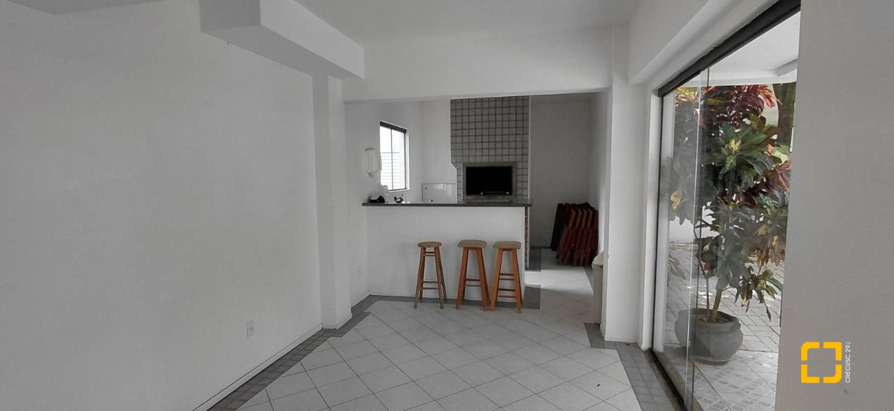 Apartamento com 63m², 3 quartos (sendo 1 suíte), 1 garagem, no bairro Itacorubi em Florianópolis