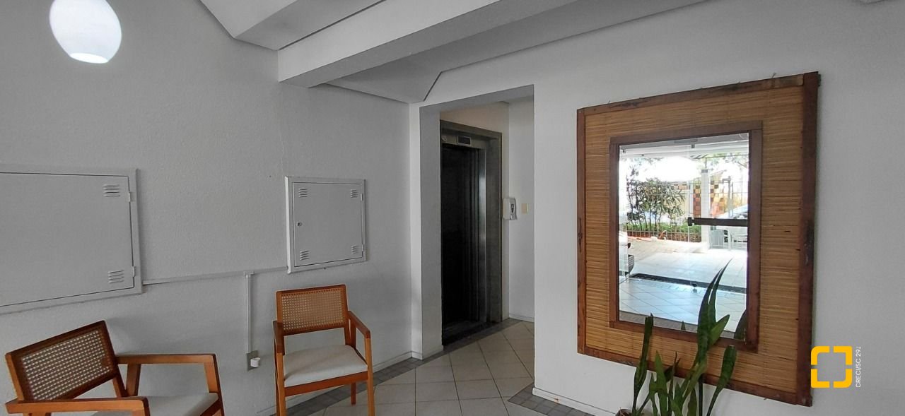 Apartamento com 63m², 3 quartos (sendo 1 suíte), 1 garagem, no bairro Itacorubi em Florianópolis