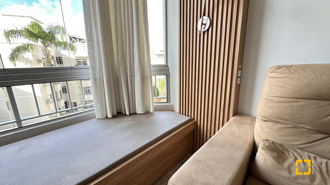 Apartamento com 96m², 4 quartos (sendo 1 suíte), 1 garagem, no bairro Trindade em Florianópolis