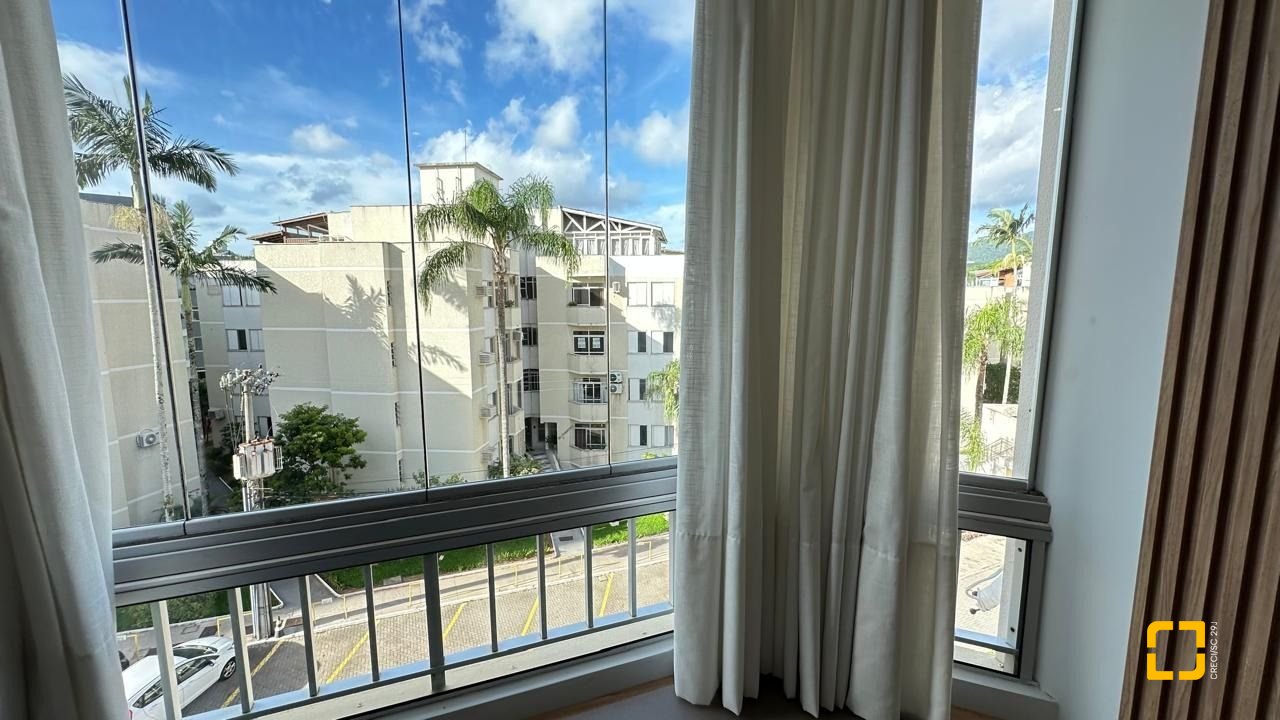 Apartamento com 96m², 4 quartos (sendo 1 suíte), 1 garagem, no bairro Trindade em Florianópolis