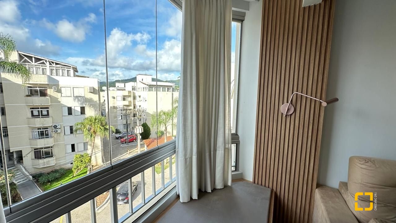 Apartamento com 96m², 4 quartos (sendo 1 suíte), 1 garagem, no bairro Trindade em Florianópolis
