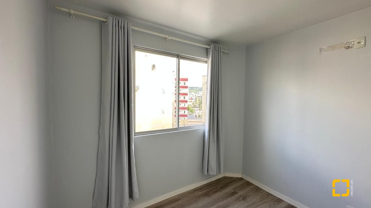 Apartamento com 96m², 4 quartos (sendo 1 suíte), 1 garagem, no bairro Trindade em Florianópolis