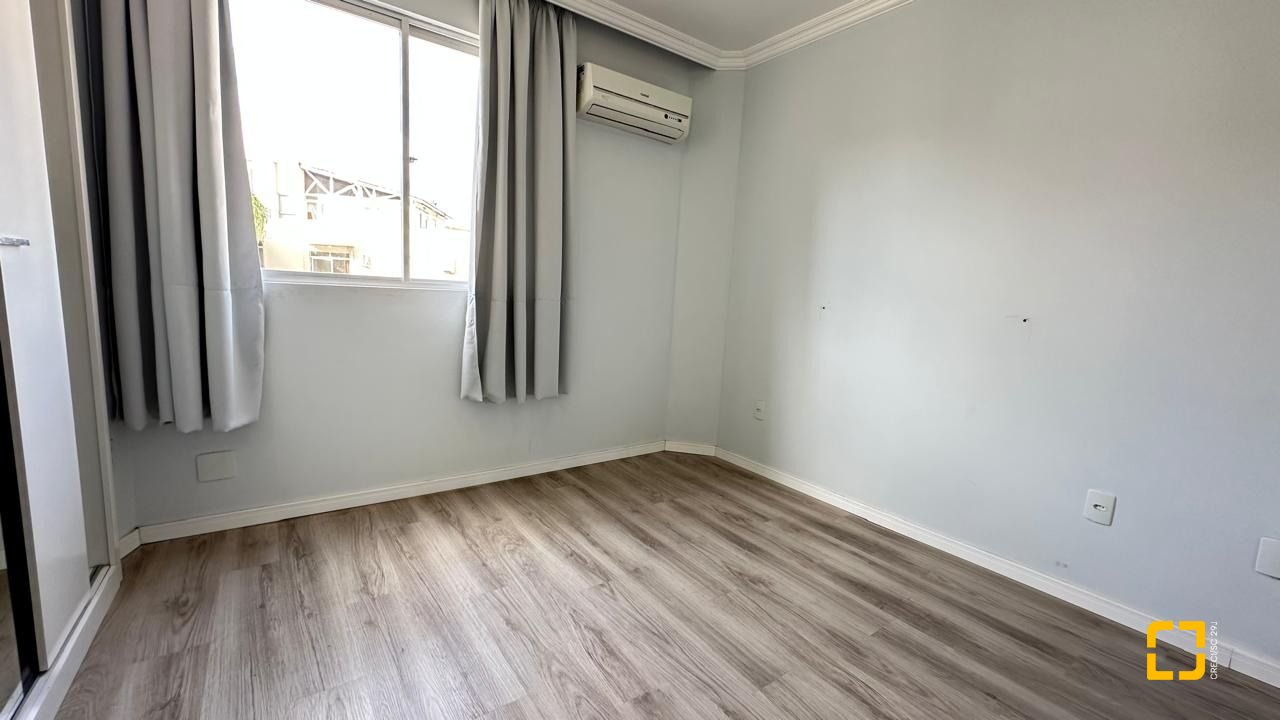 Apartamento com 96m², 4 quartos (sendo 1 suíte), 1 garagem, no bairro Trindade em Florianópolis
