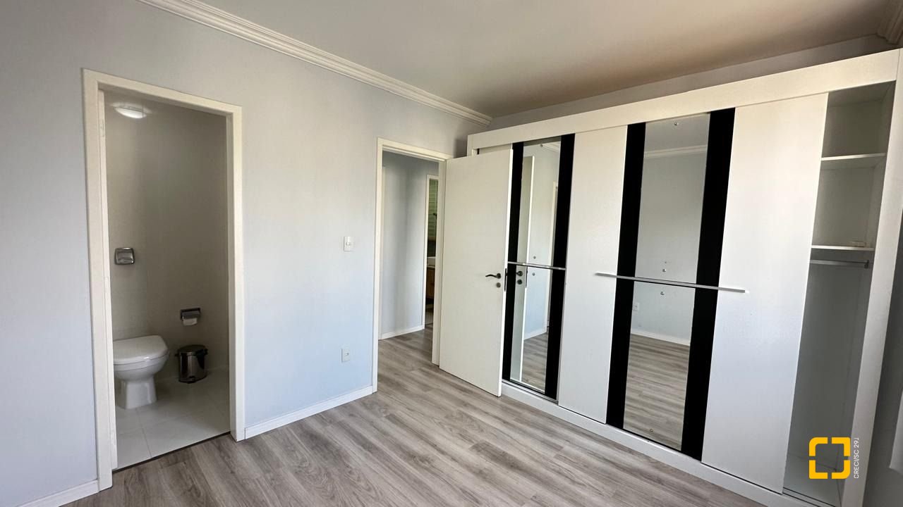 Apartamento com 96m², 4 quartos (sendo 1 suíte), 1 garagem, no bairro Trindade em Florianópolis