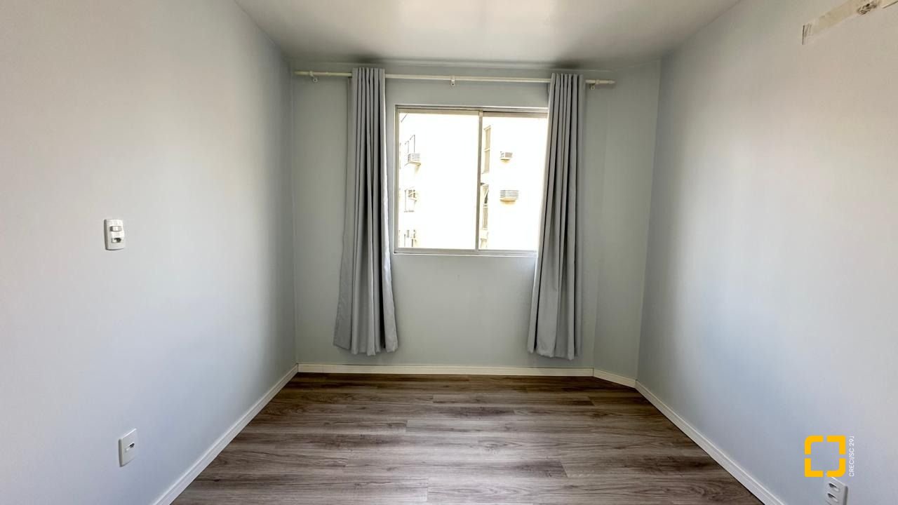 Apartamento com 96m², 4 quartos (sendo 1 suíte), 1 garagem, no bairro Trindade em Florianópolis