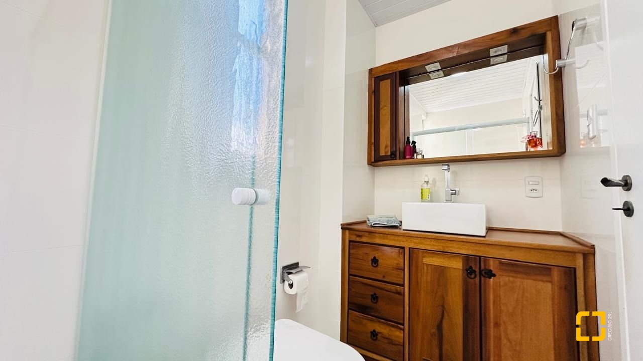 Apartamento com 96m², 4 quartos (sendo 1 suíte), 1 garagem, no bairro Trindade em Florianópolis