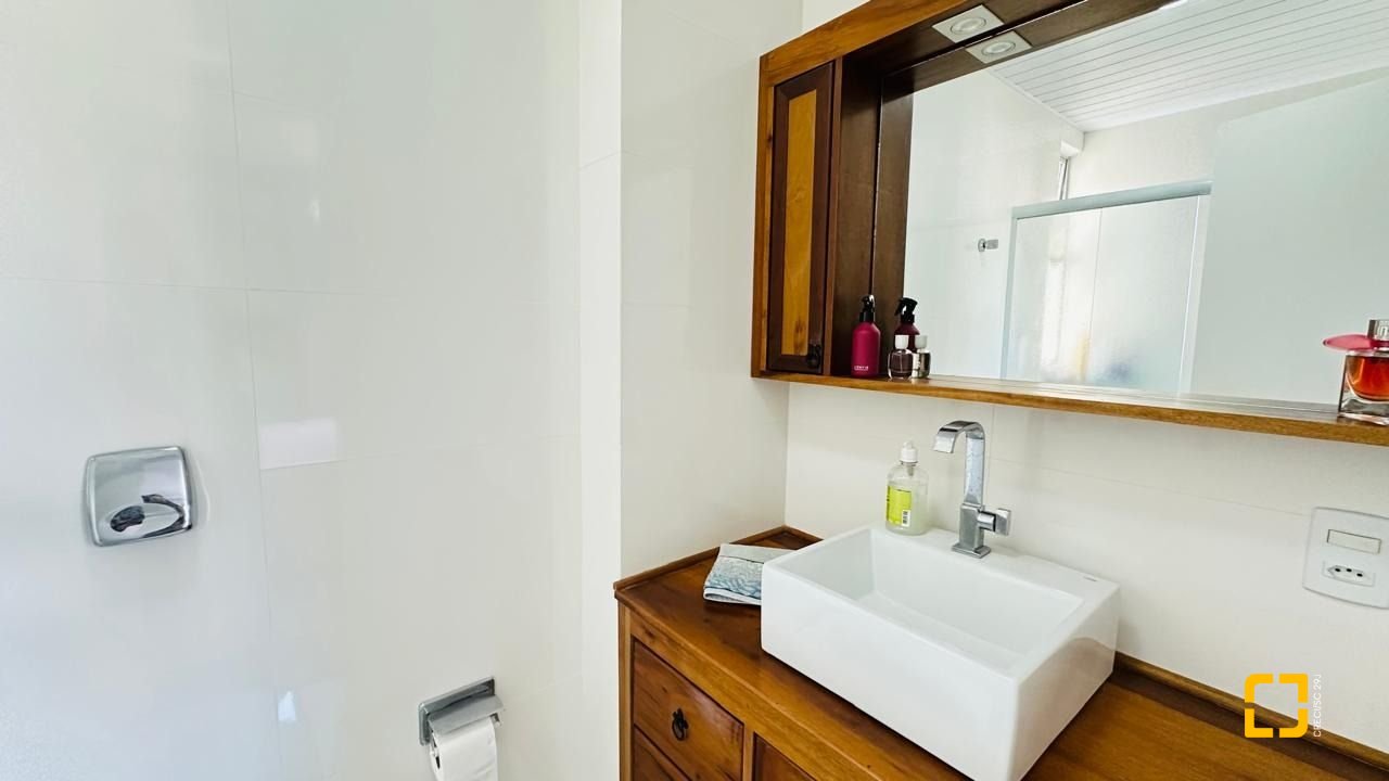 Apartamento com 96m², 4 quartos (sendo 1 suíte), 1 garagem, no bairro Trindade em Florianópolis