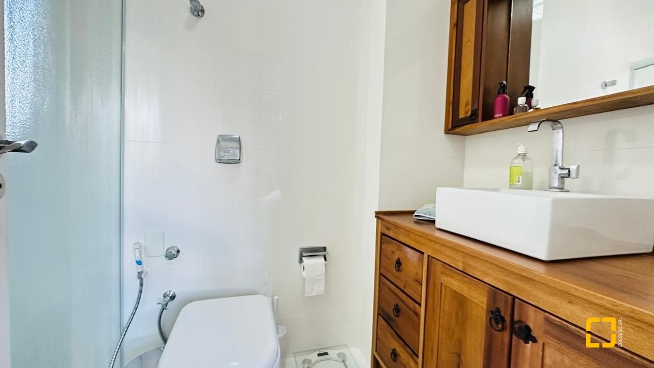 Apartamento com 96m², 4 quartos (sendo 1 suíte), 1 garagem, no bairro Trindade em Florianópolis