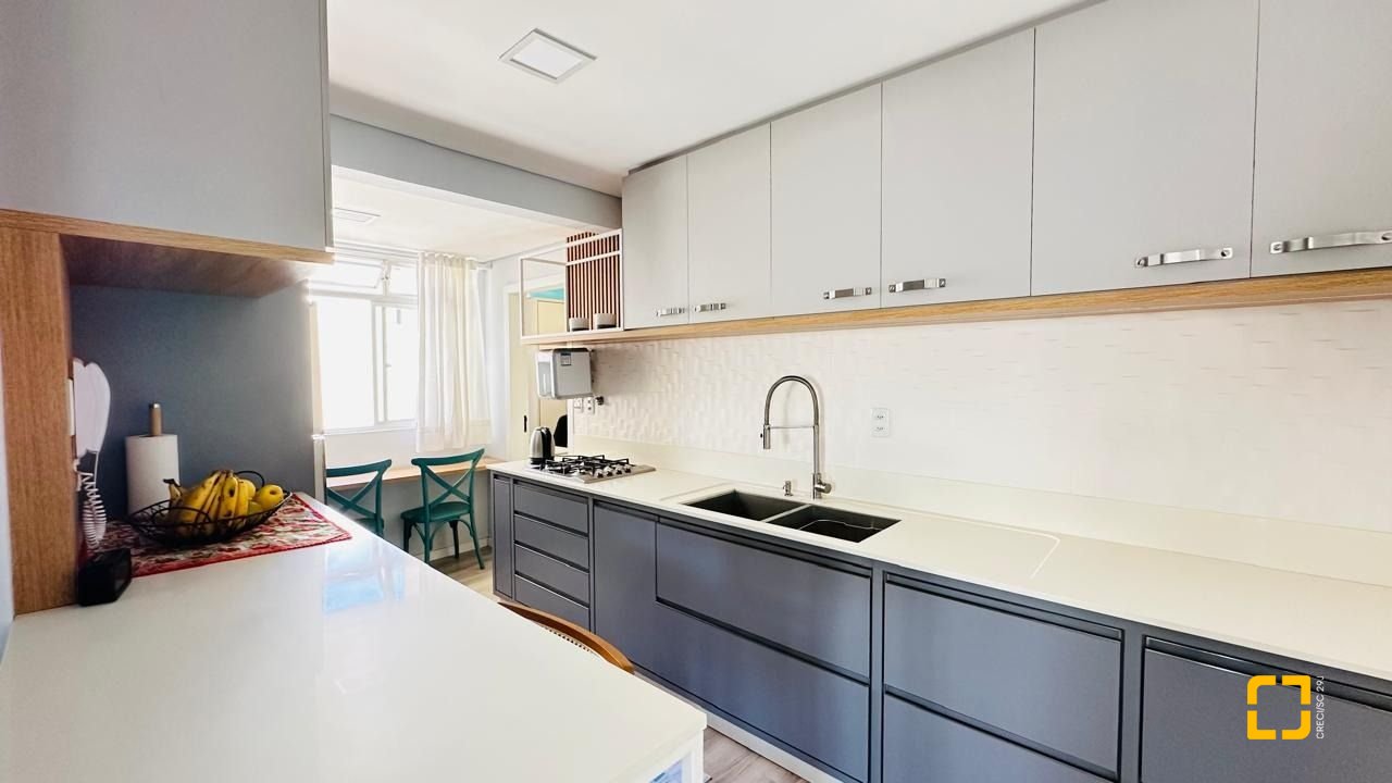 Apartamento com 96m², 4 quartos (sendo 1 suíte), 1 garagem, no bairro Trindade em Florianópolis