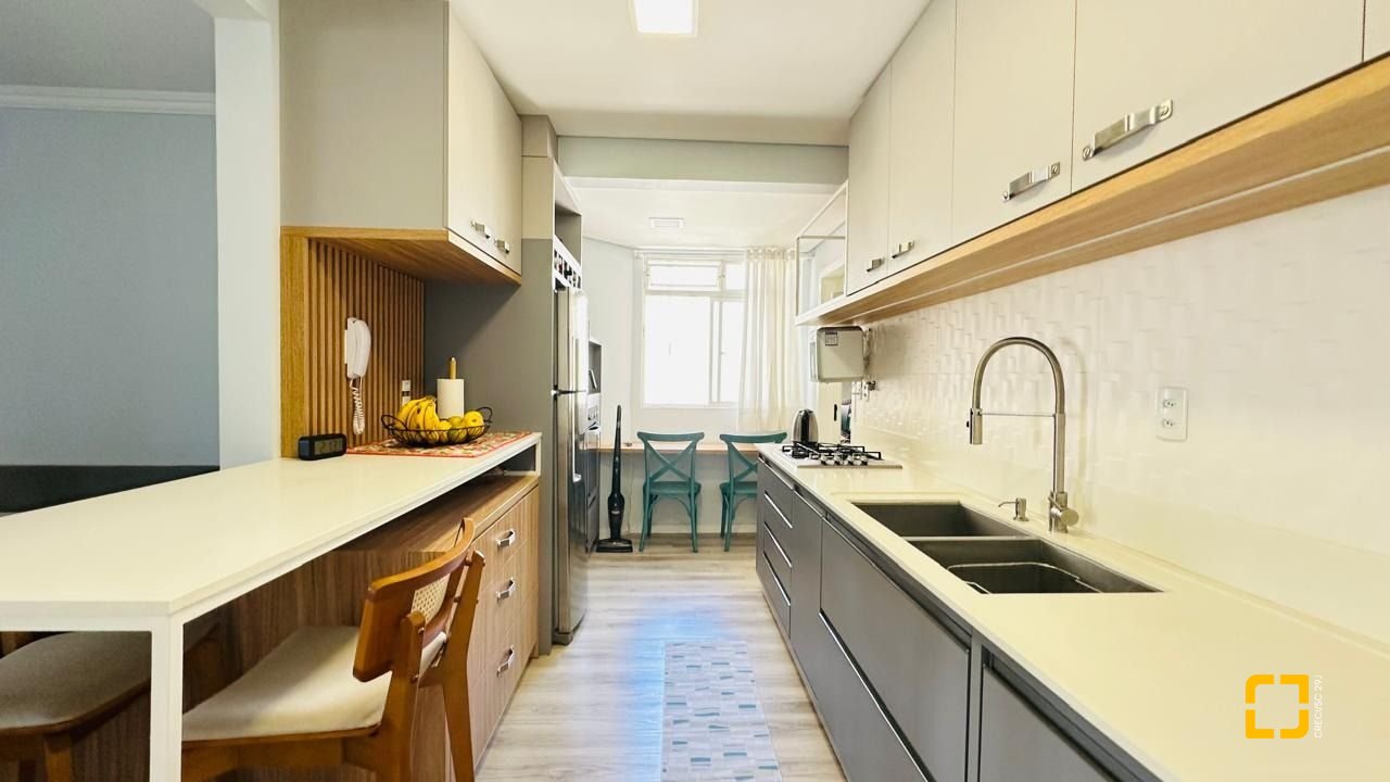 Apartamento com 96m², 4 quartos (sendo 1 suíte), 1 garagem, no bairro Trindade em Florianópolis