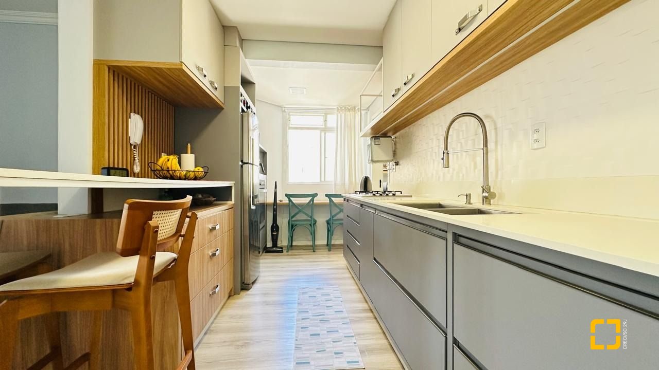 Apartamento com 96m², 4 quartos (sendo 1 suíte), 1 garagem, no bairro Trindade em Florianópolis