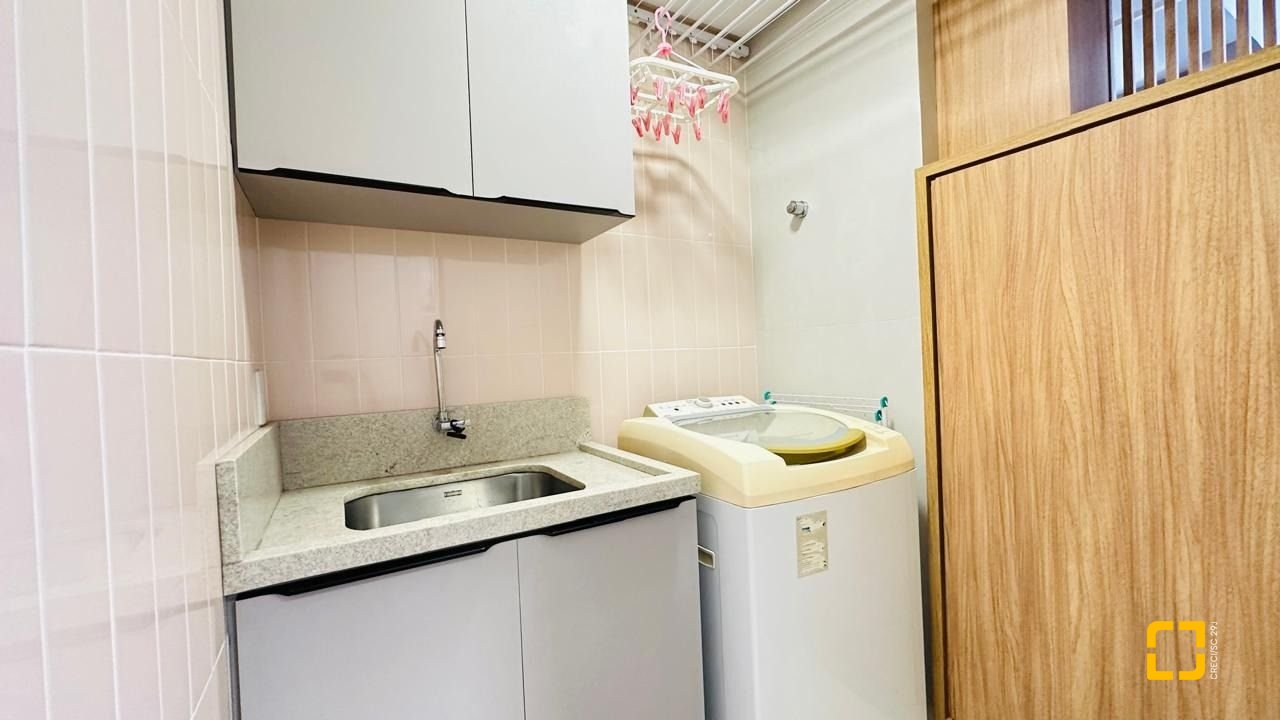Apartamento com 96m², 4 quartos (sendo 1 suíte), 1 garagem, no bairro Trindade em Florianópolis