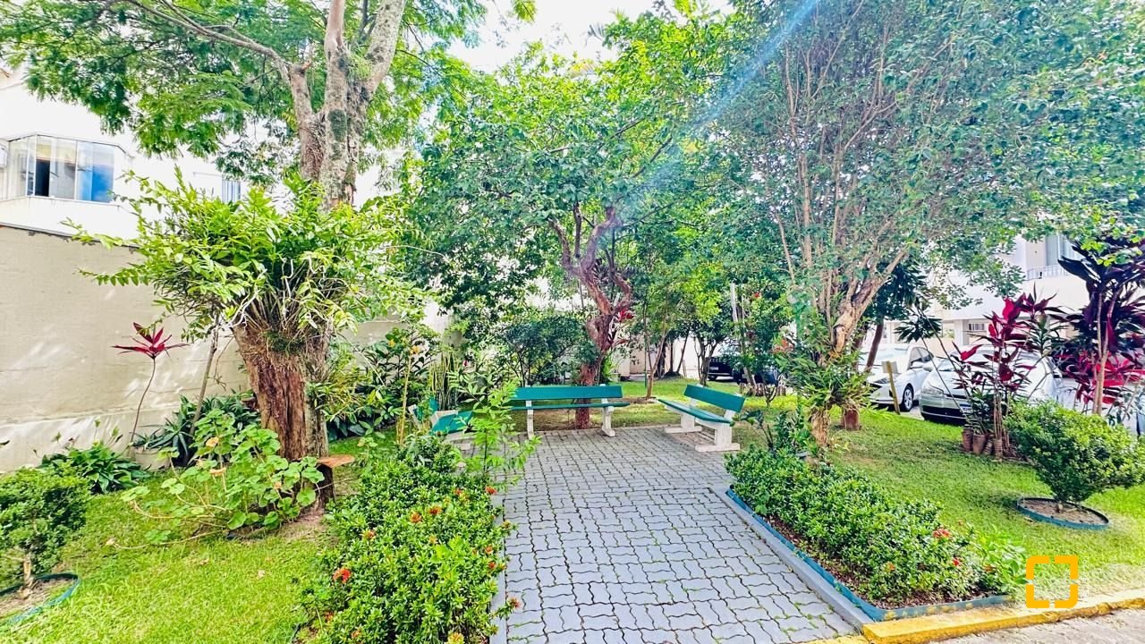 Apartamento com 96m², 4 quartos (sendo 1 suíte), 1 garagem, no bairro Trindade em Florianópolis