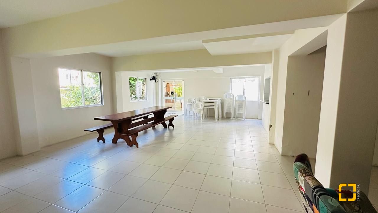 Apartamento com 96m², 4 quartos (sendo 1 suíte), 1 garagem, no bairro Trindade em Florianópolis