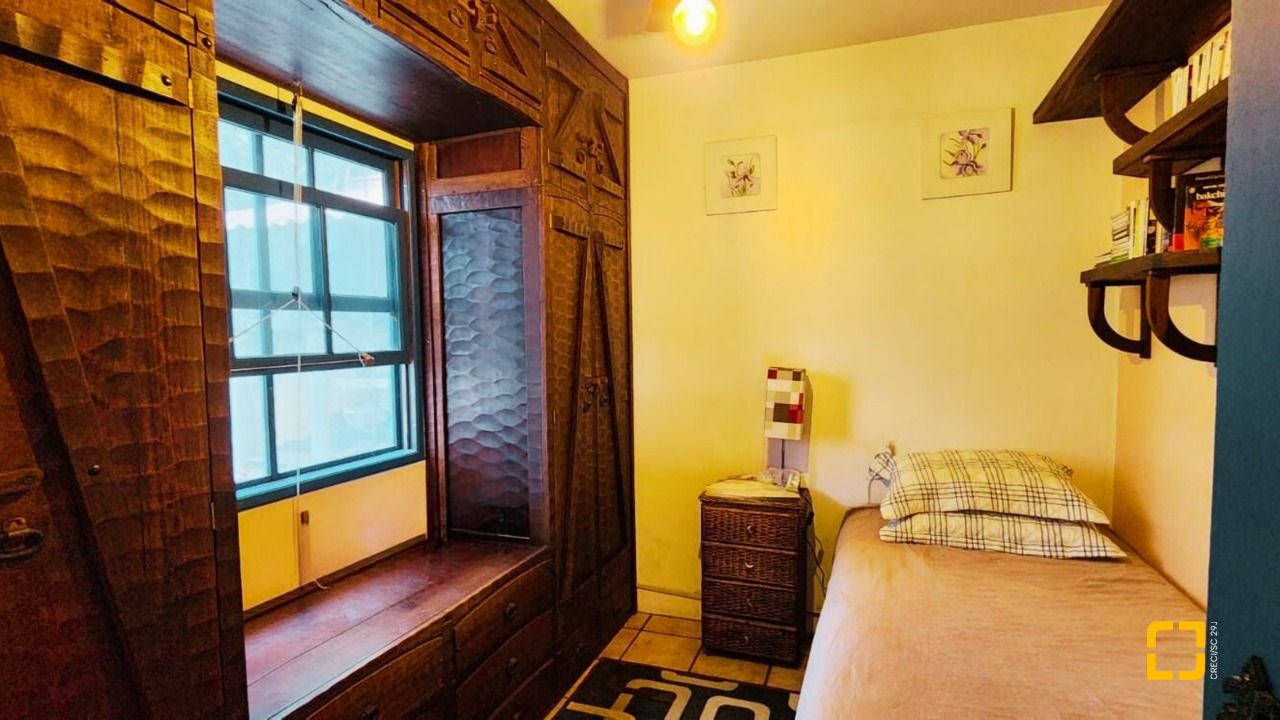 Casa com 180m², 6 quartos (sendo 1 suíte), 2 garagens, no bairro Ribeirão da Ilha em Florianópolis