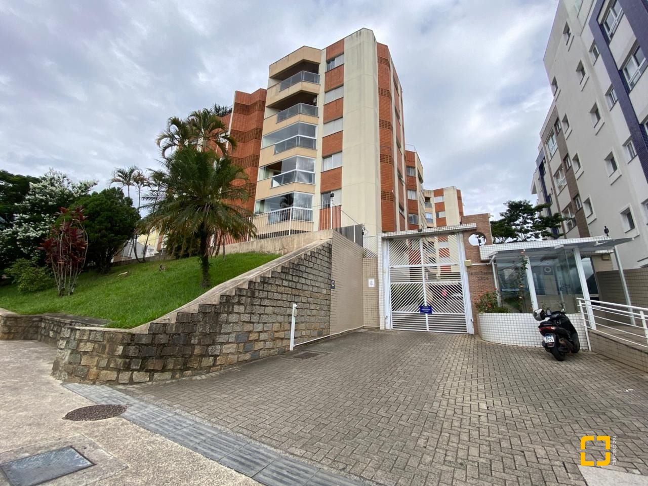 Cobertura com 501m², 4 quartos (sendo 3 suítes), 3 garagens, no bairro Trindade em Florianópolis