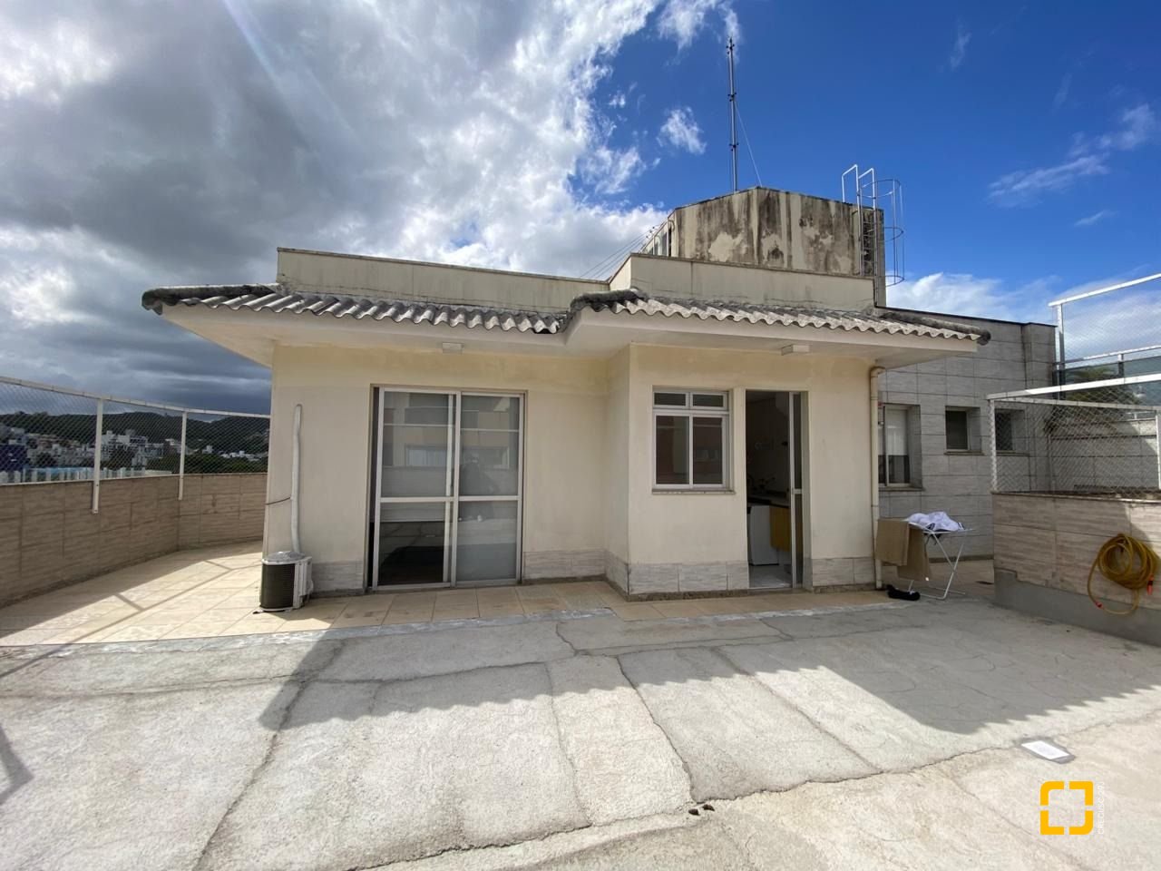 Cobertura com 501m², 4 quartos (sendo 3 suítes), 3 garagens, no bairro Trindade em Florianópolis