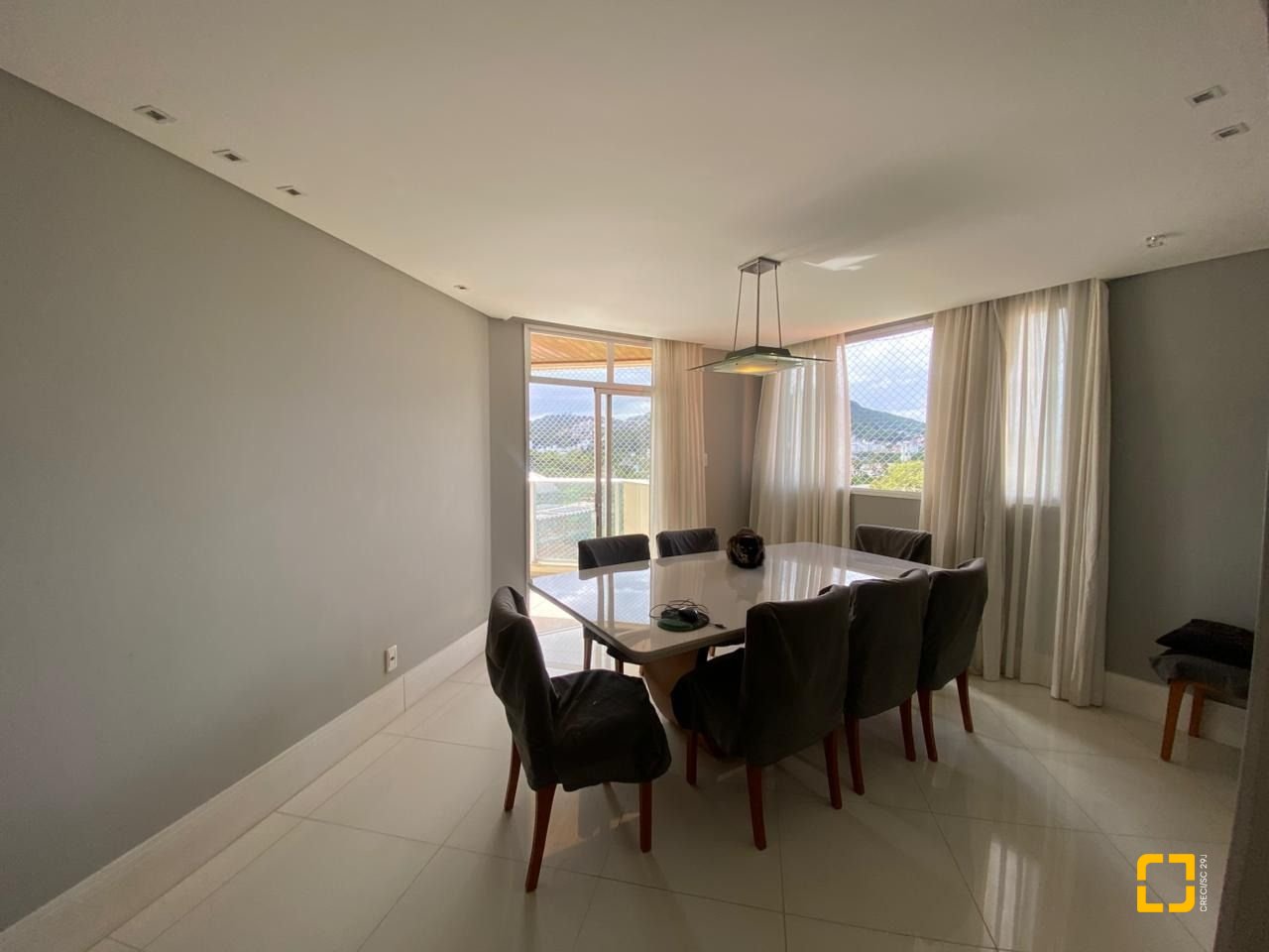 Cobertura com 501m², 4 quartos (sendo 3 suítes), 3 garagens, no bairro Trindade em Florianópolis