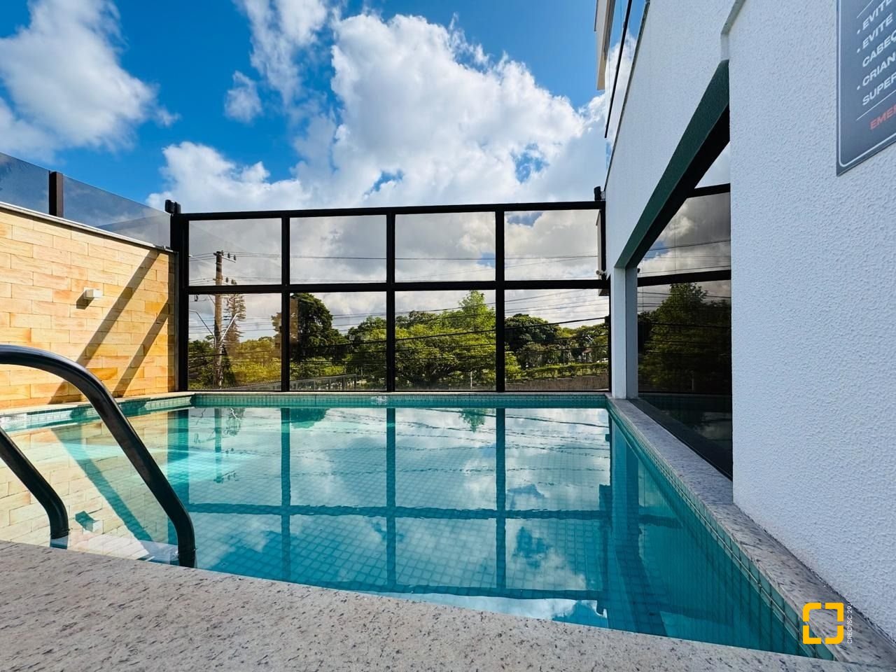 Apartamento com 83m², 4 quartos (sendo 1 suíte), 2 garagens, no bairro Beiramar em Florianópolis