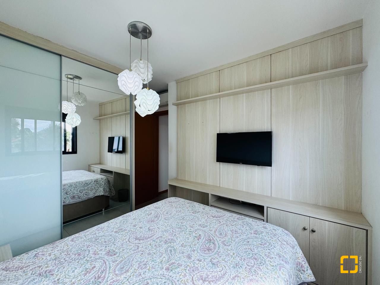 Apartamento com 83m², 4 quartos (sendo 1 suíte), 2 garagens, no bairro Beiramar em Florianópolis