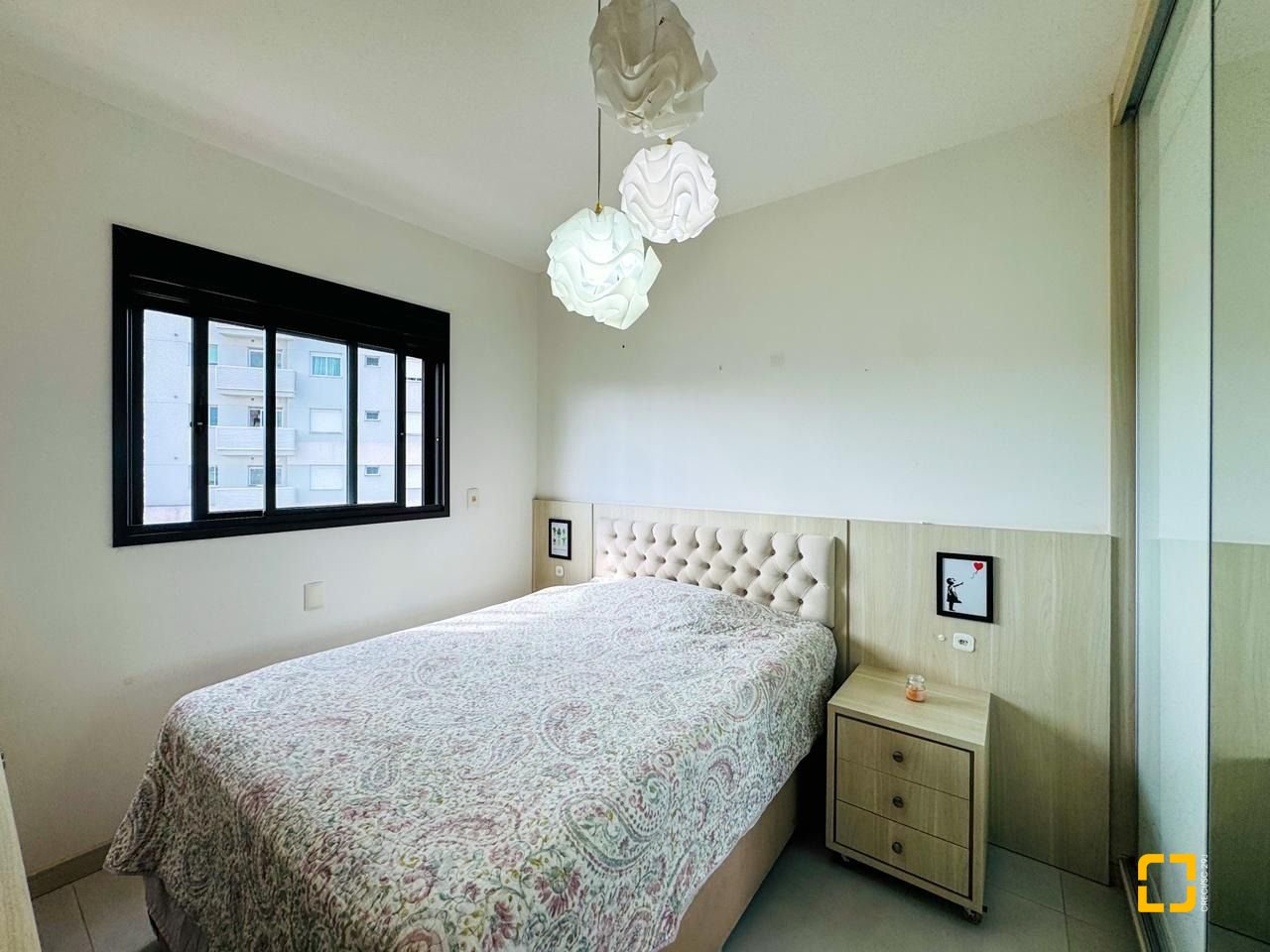 Apartamento com 83m², 4 quartos (sendo 1 suíte), 2 garagens, no bairro Beiramar em Florianópolis