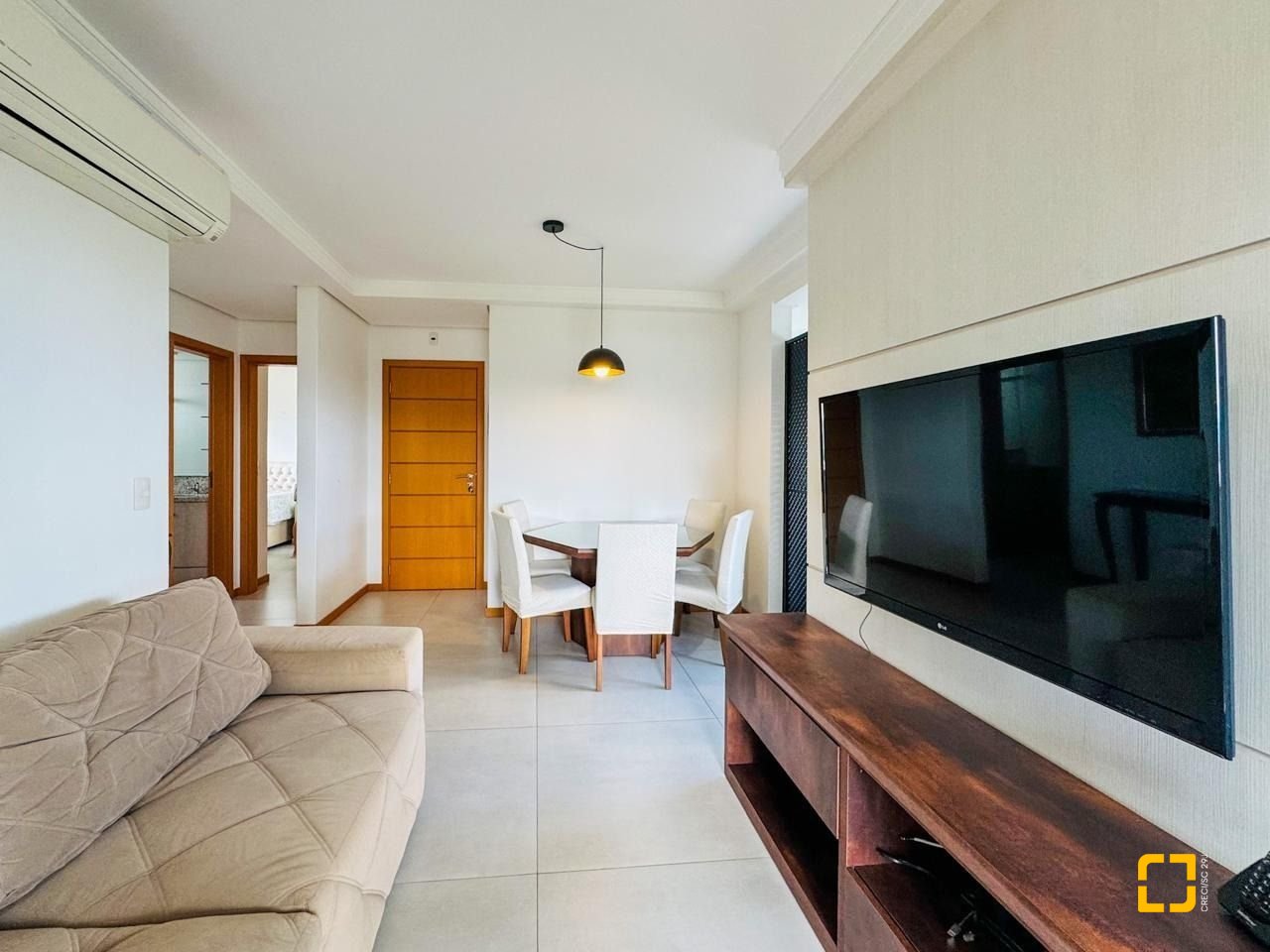 Apartamento com 83m², 4 quartos (sendo 1 suíte), 2 garagens, no bairro Beiramar em Florianópolis