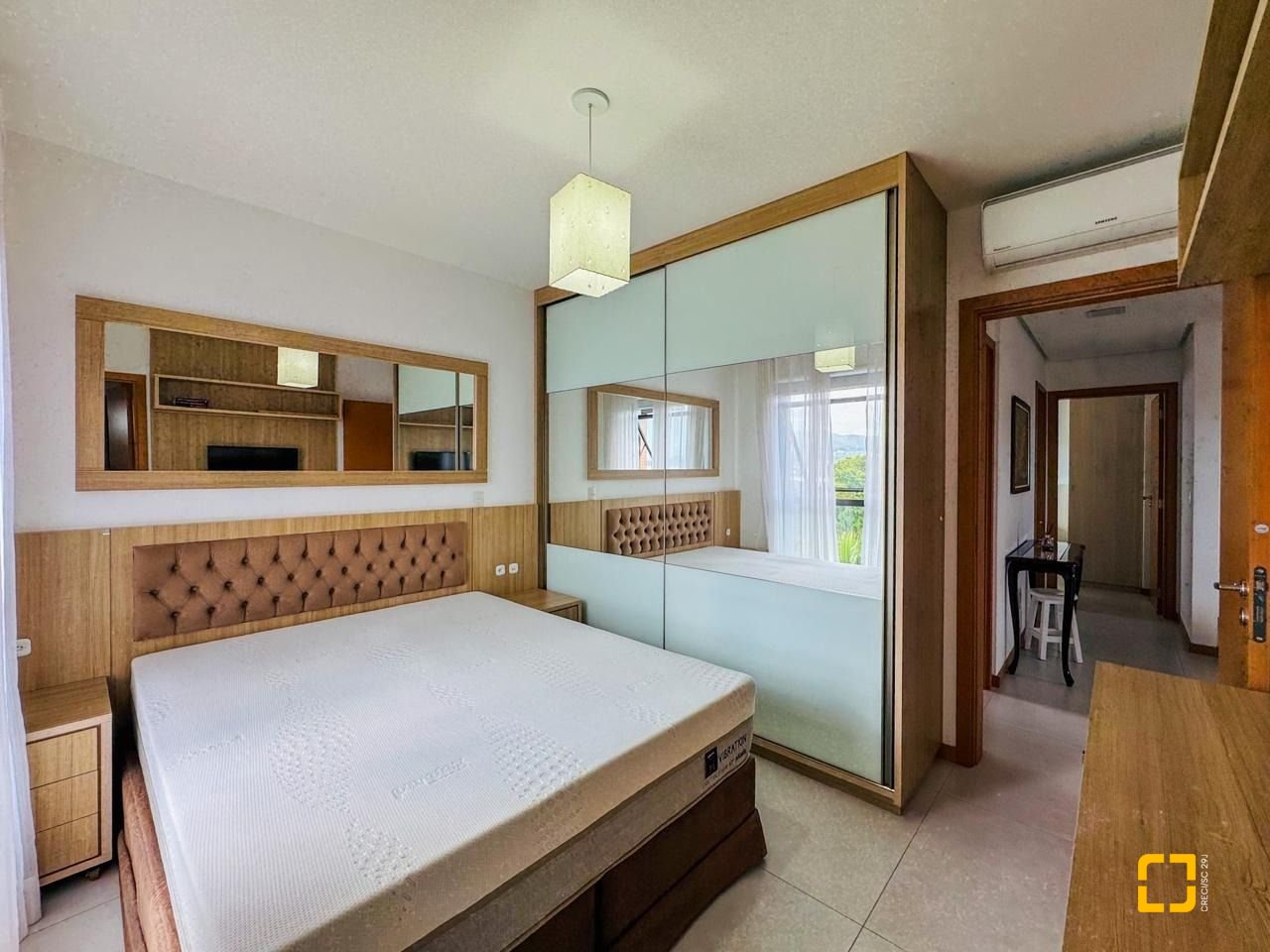 Apartamento com 83m², 4 quartos (sendo 1 suíte), 2 garagens, no bairro Beiramar em Florianópolis