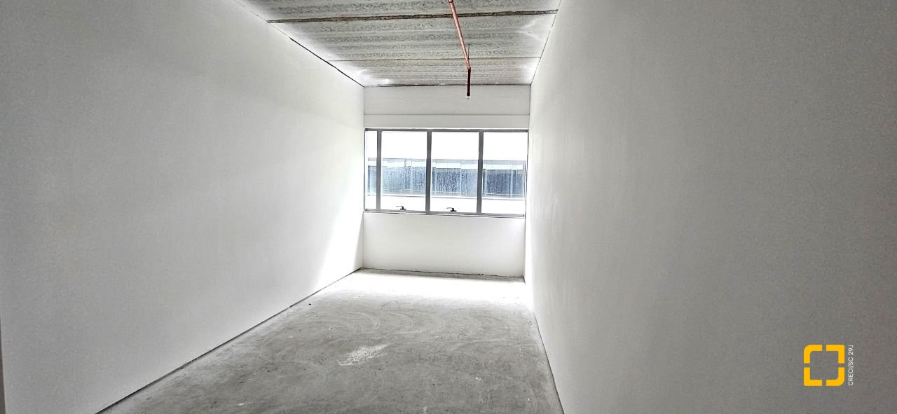 Sala com 25m², 1 garagem, no bairro Vargem Pequena em Florianópolis