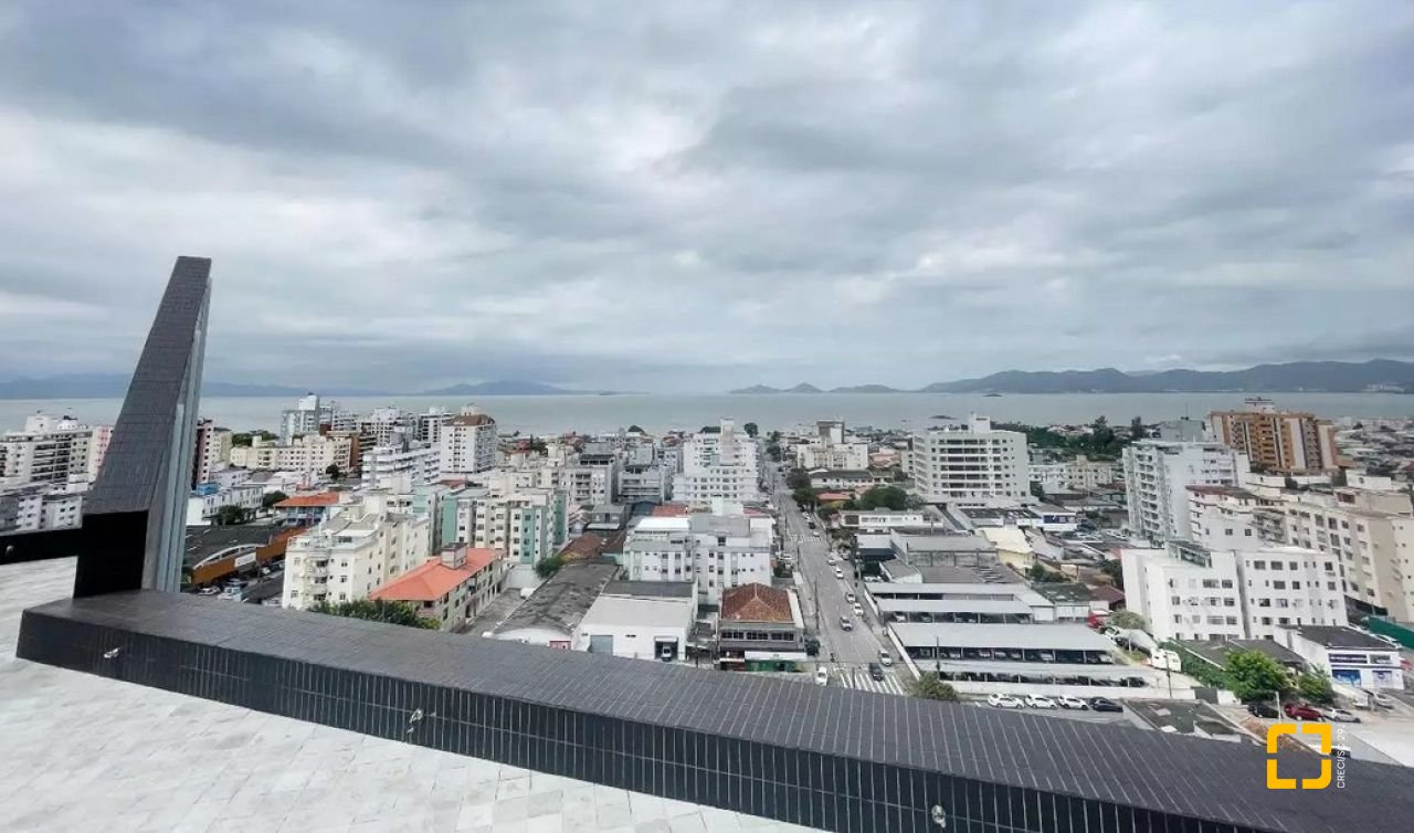 Sala com 41m², 1 garagem, no bairro Balneário em Florianópolis
