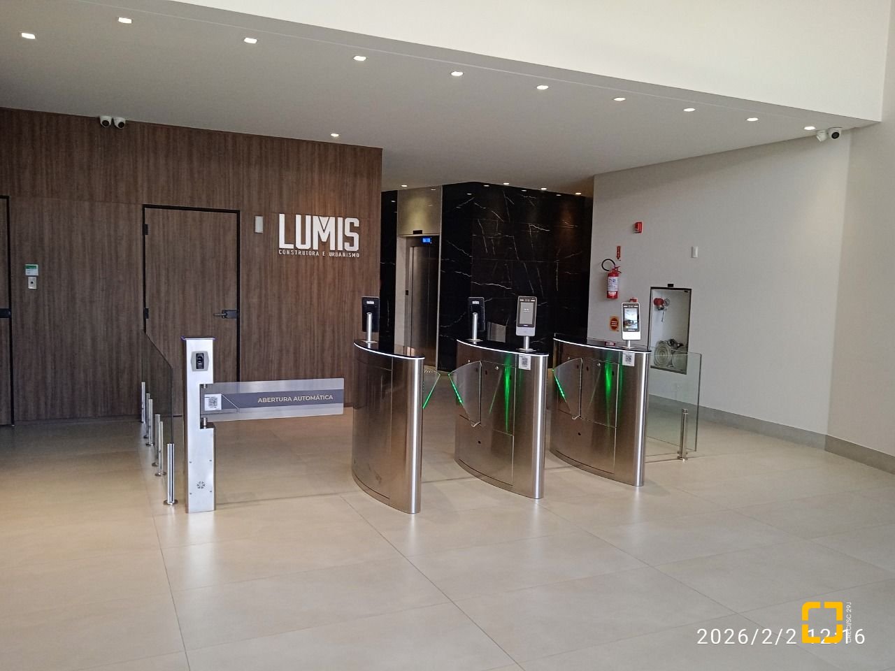 Sala com 41m², 1 garagem, no bairro Balneário em Florianópolis