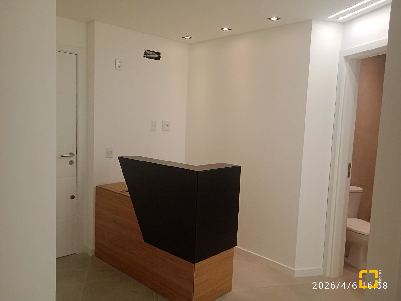 Sala com 41m², 1 garagem, no bairro Balneário em Florianópolis