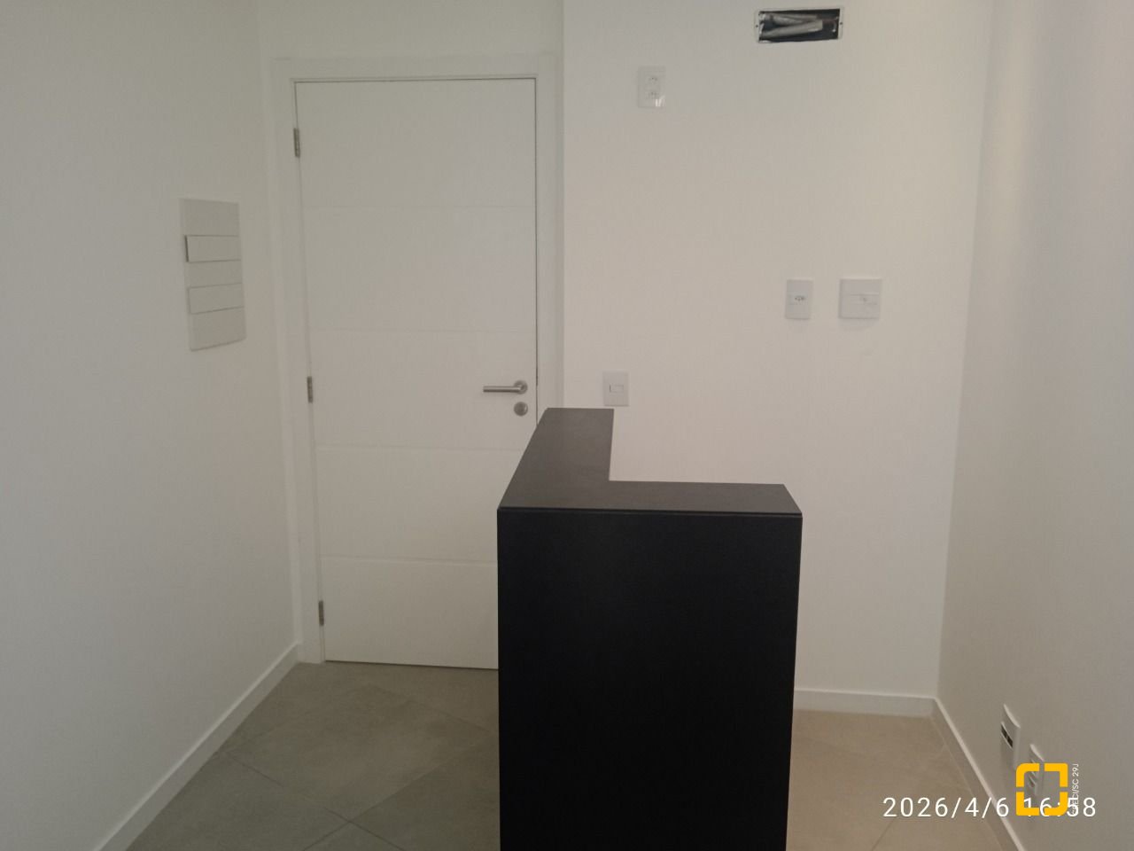 Sala com 41m², 1 garagem, no bairro Balneário em Florianópolis