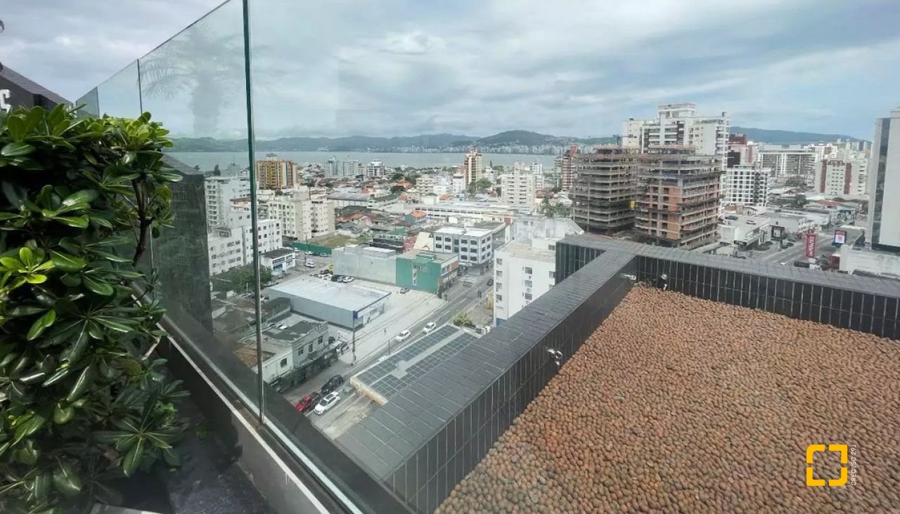 Sala com 41m², 1 garagem, no bairro Balneário em Florianópolis